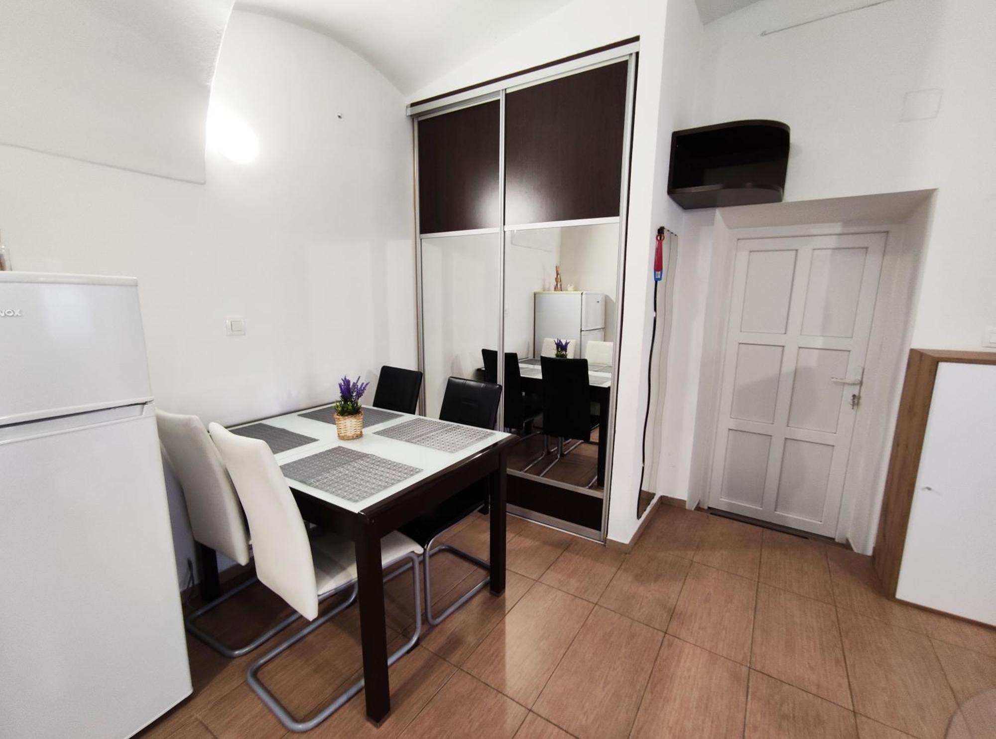Studio Apartment Sisters 3-4 Ljubljana Exterior foto