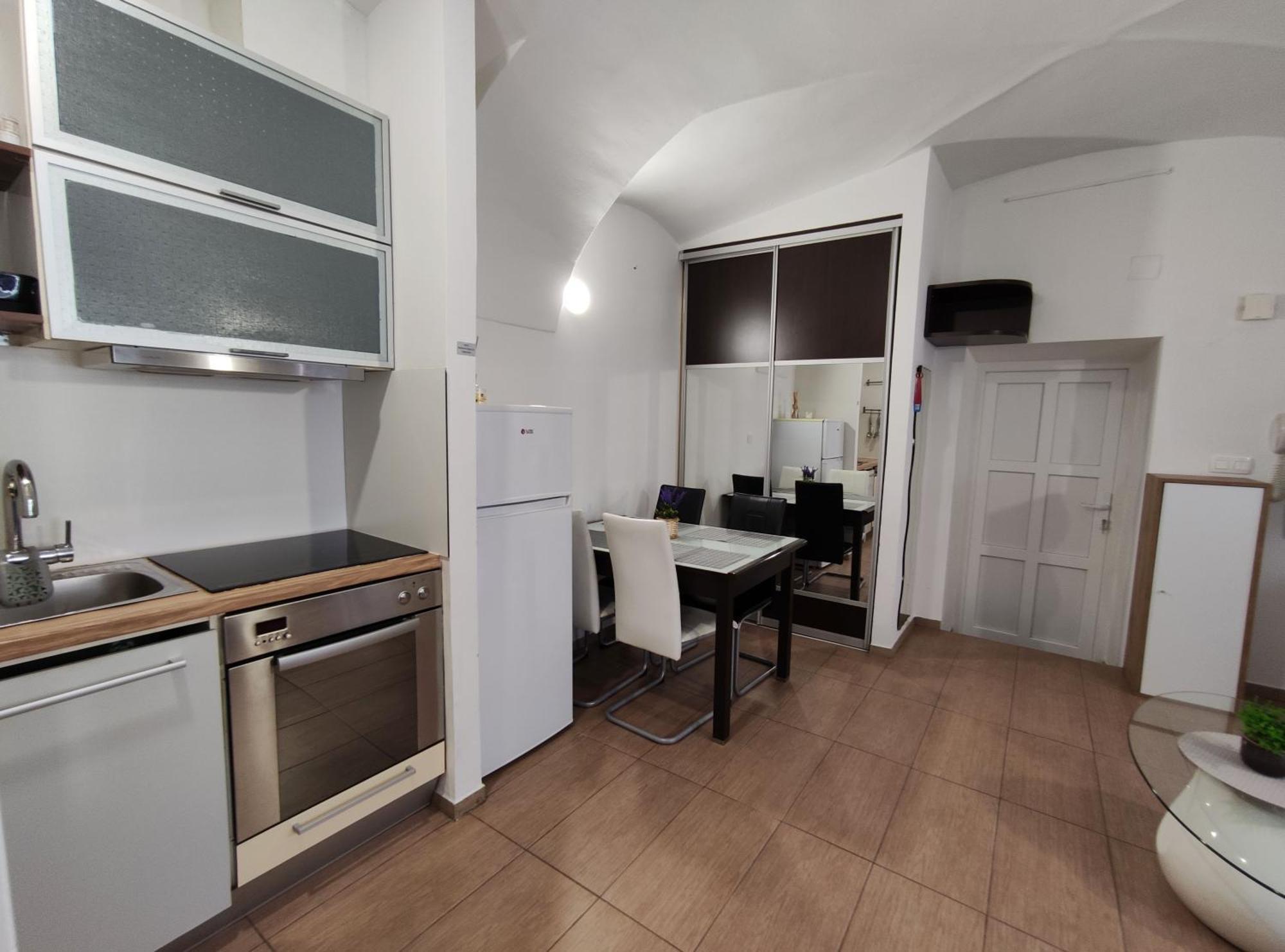 Studio Apartment Sisters 3-4 Ljubljana Exterior foto